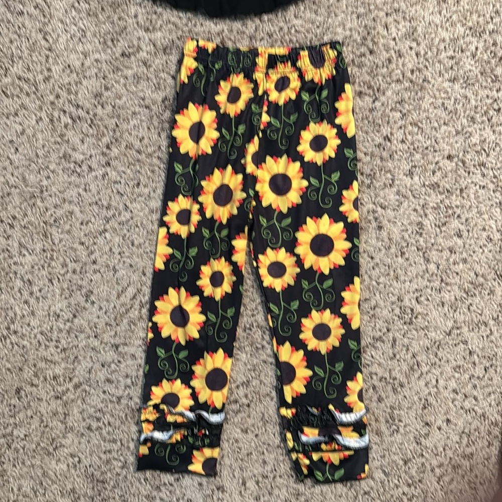 Girls size 130(6/7) matching sunflower pants set - Picture 3 of 3